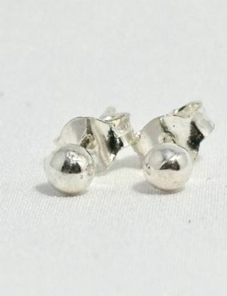 Aretes Bolita mediana en Plata 925