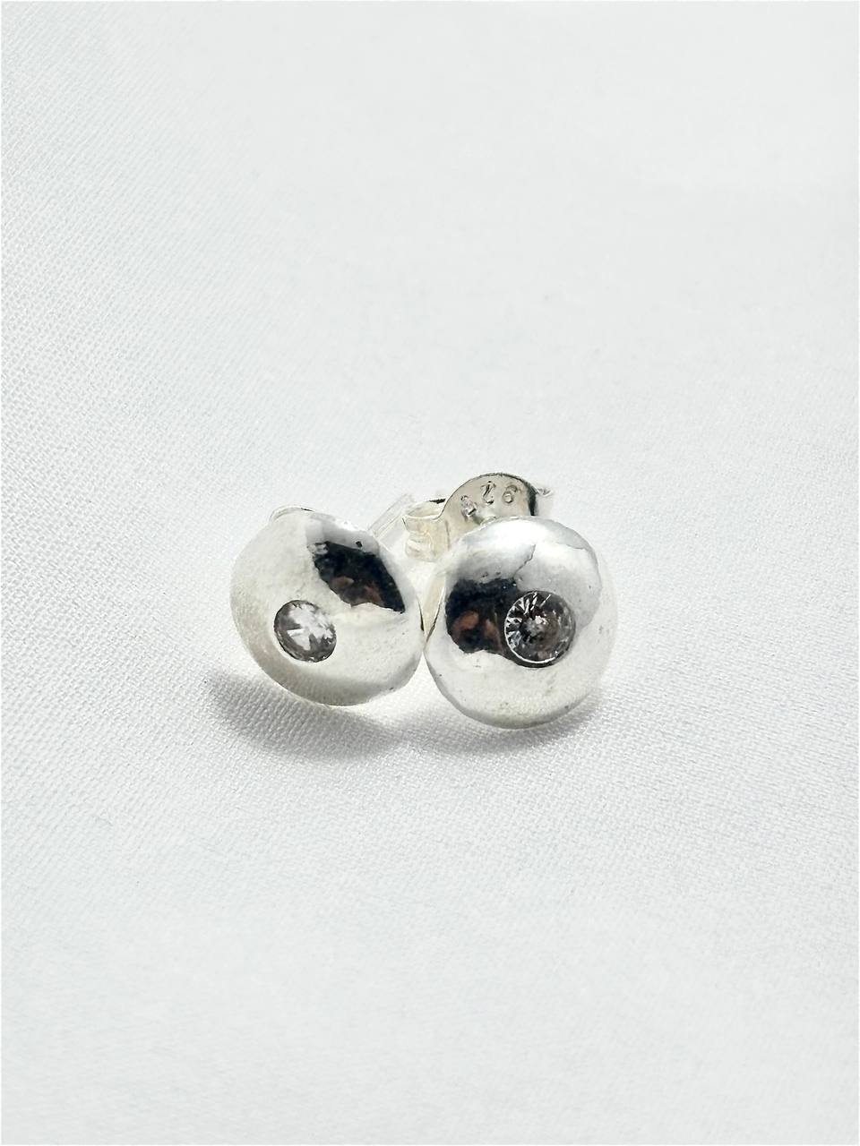 Aretes Esfera Brillante en plata 925