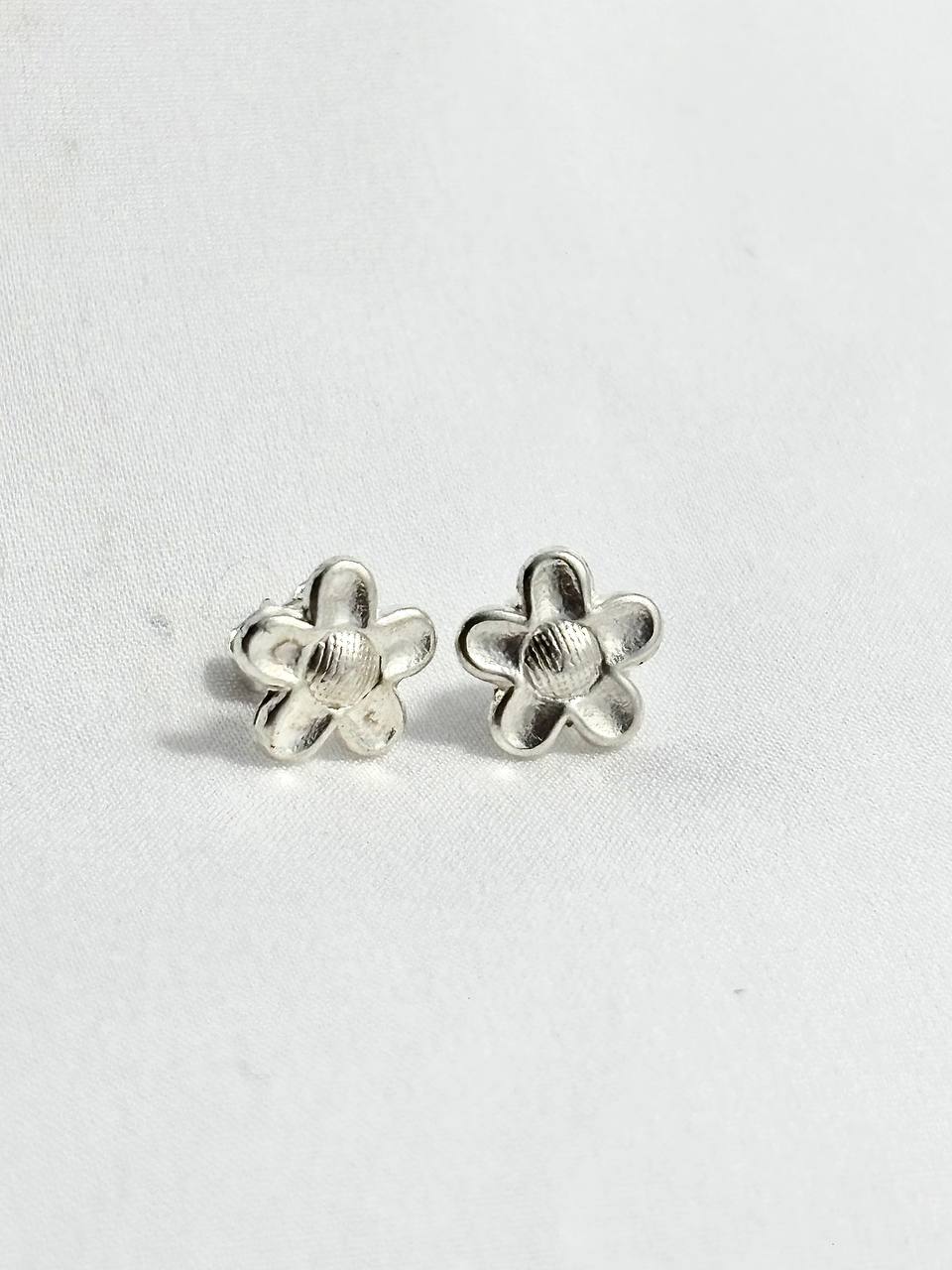 Aretes Flor de Plata 925