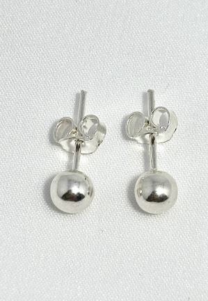 Aretes Bolita mediana en Plata 925
